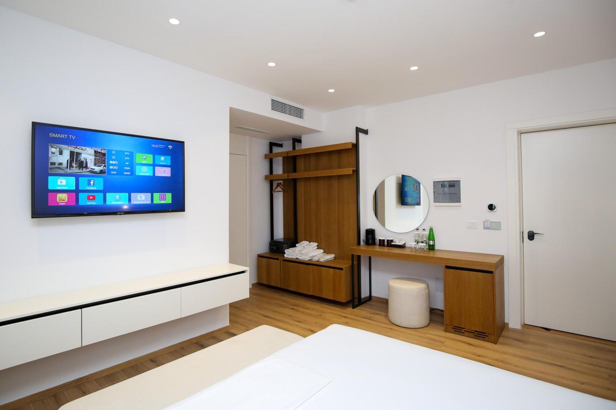 Oricon Coast Luxury Resort Orikum Bagian luar foto