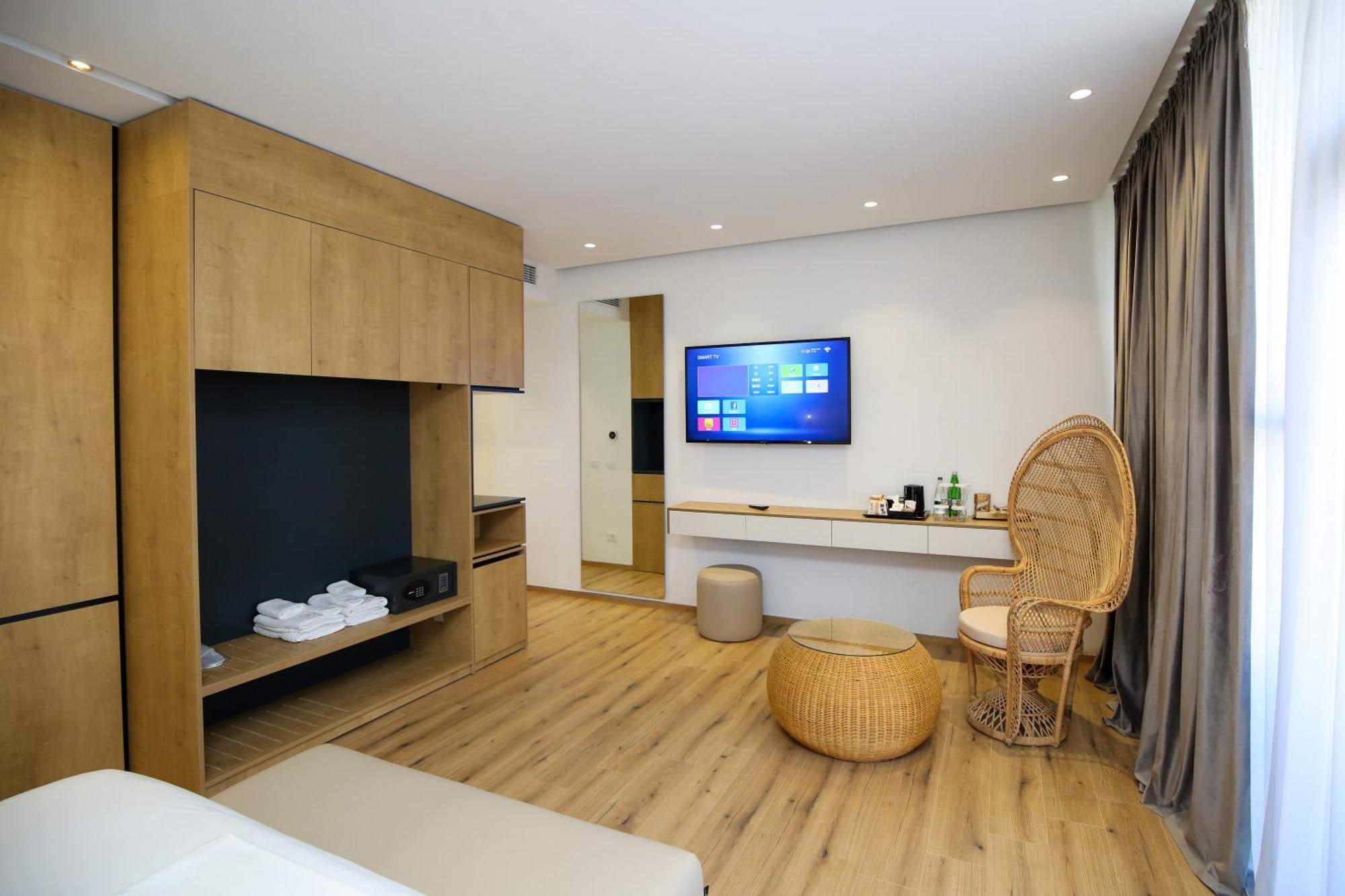 Oricon Coast Luxury Resort Orikum Bagian luar foto