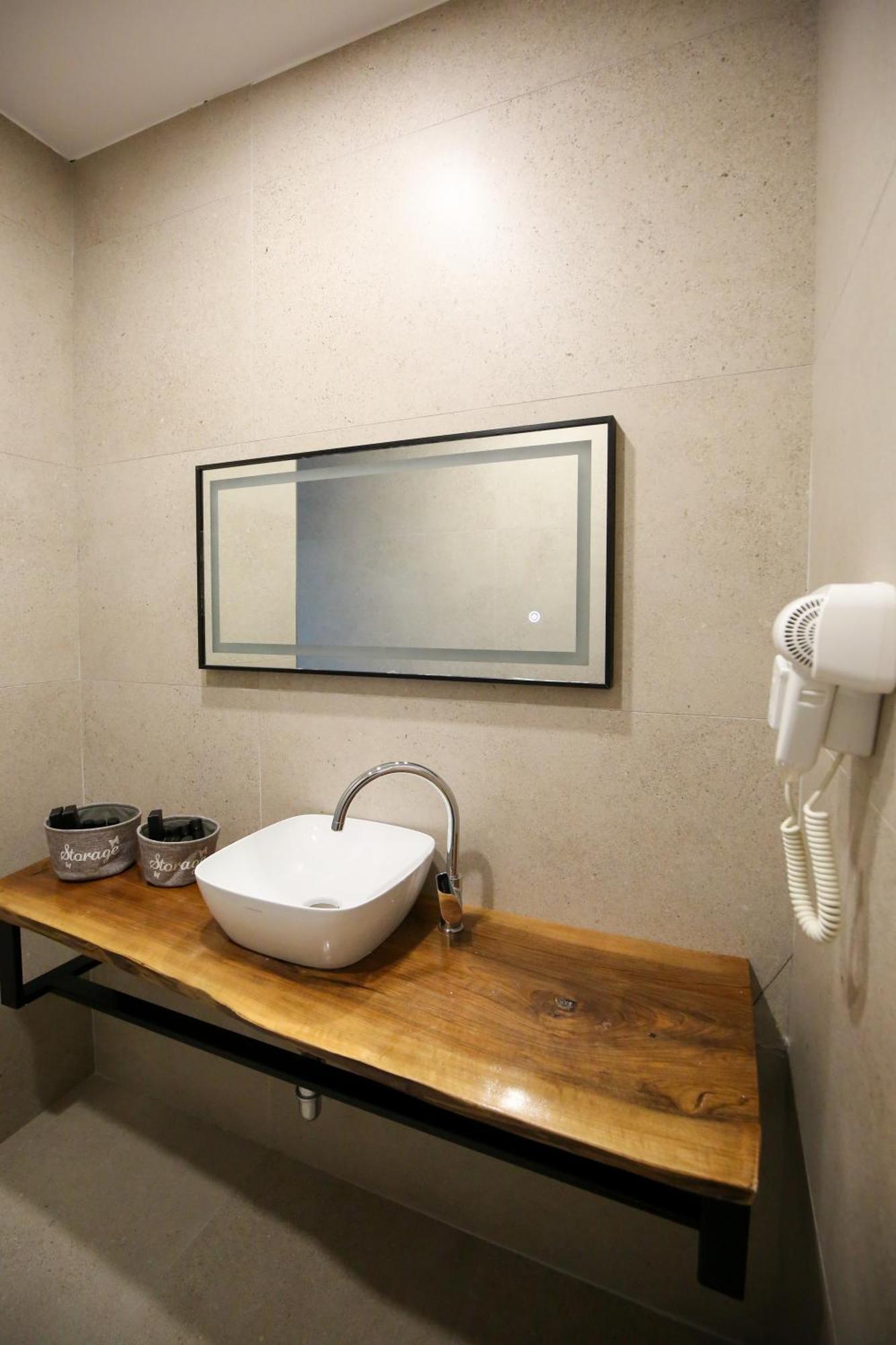 Oricon Coast Luxury Resort Orikum Bagian luar foto