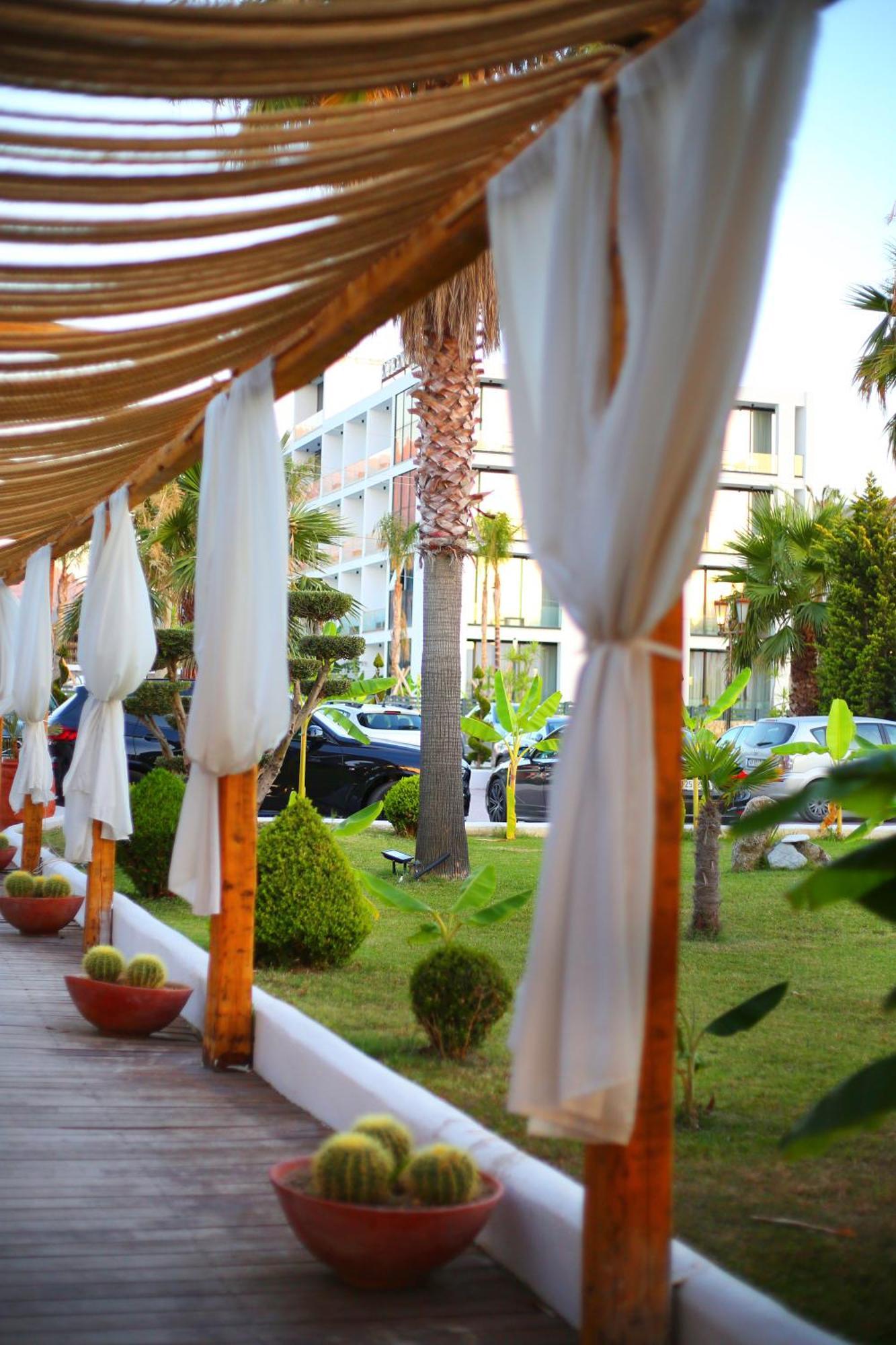 Oricon Coast Luxury Resort Orikum Bagian luar foto